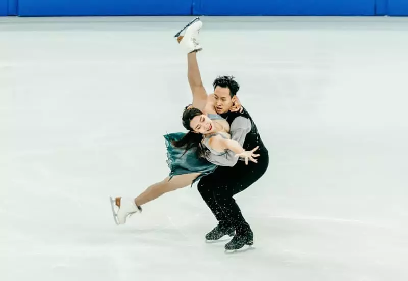 How are scores in figure skating