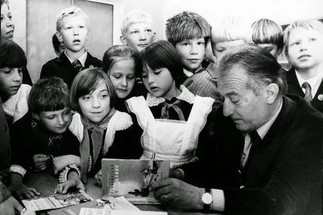 Gianni Rodari me nxënësit sovjetikë