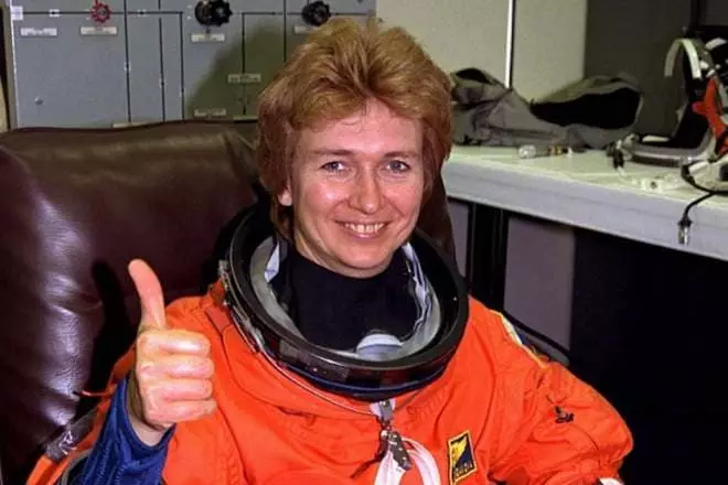 COSMONAUT ELENA KONDAKOVA