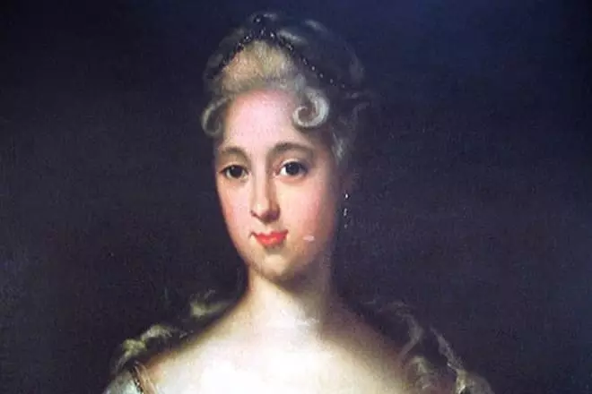 Maria Menshikova，彼得II的第一款新娘