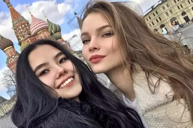 Yulia Polyanychina و Natalia Straigh