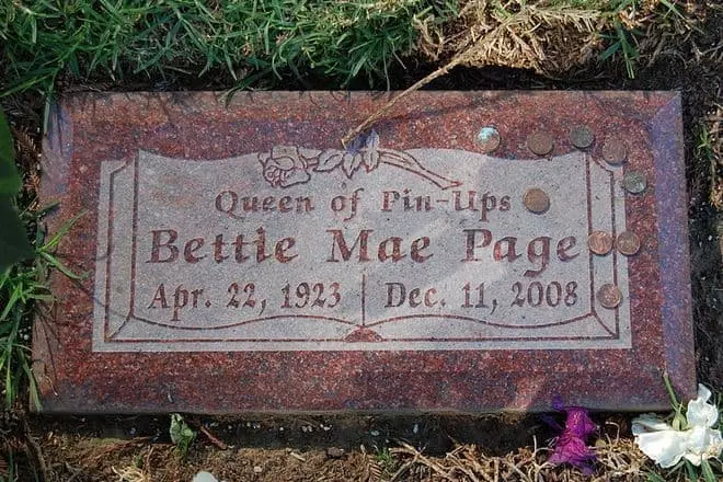 Grave Betty Page.