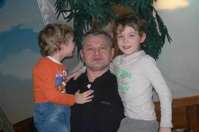 Андрій Земляний з дітьми