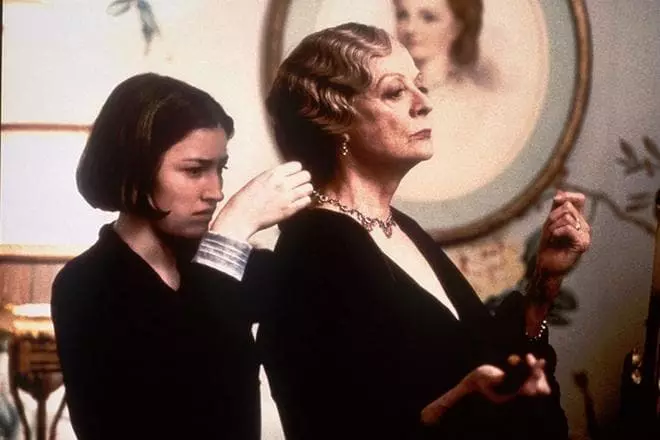 Kelly McDonald en Maggie Smith yn 'e film "Gosford Park"