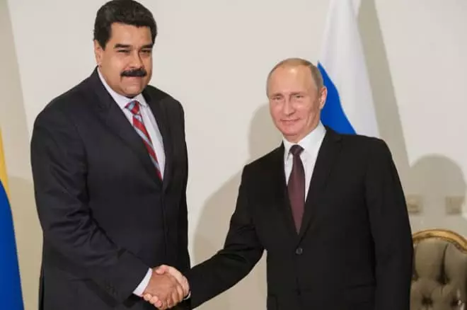 UNicholas Maduro noVladimir Putin