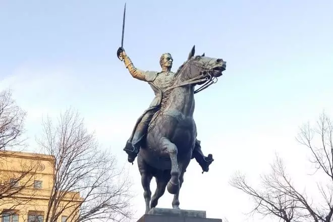 Monumento kay Simon Bolivar sa Washington