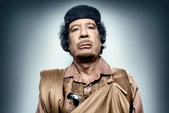 د سیاستوال مامر قذافي