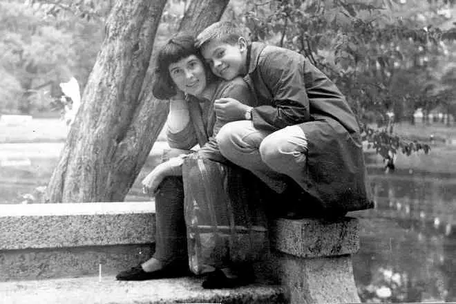 Ekaterina Elansky اور اس کے بیٹے الیگزینڈر Korshunov.