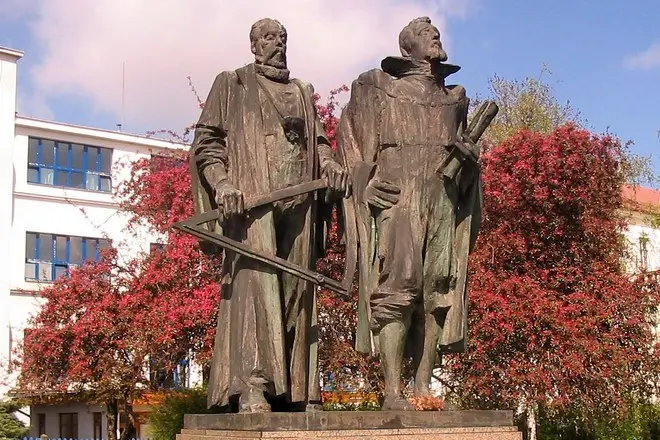 Monument i qetë Brage dhe Johann Kepleru
