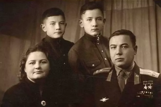 Musa Gareev perheen kanssa