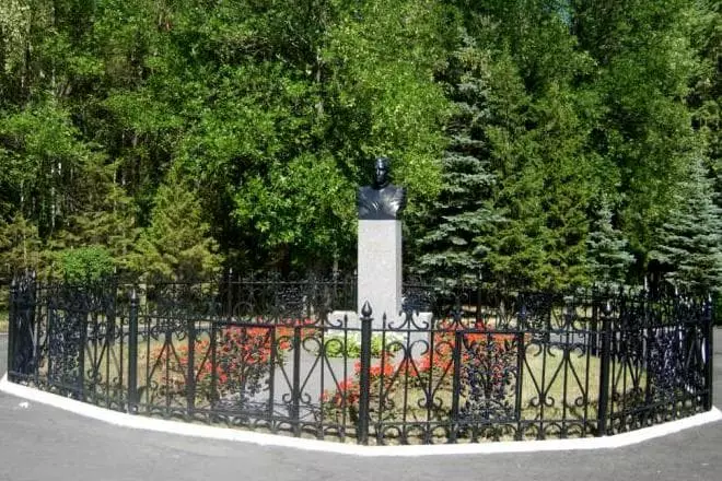 Grave Musa Gareev.