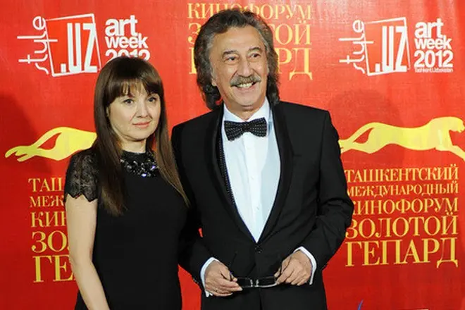 Farruh Zakirov和他的妻子安娜