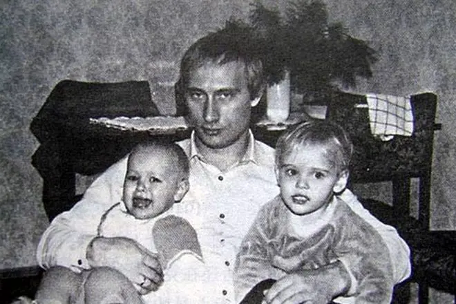 Ekaterina Tikhonov ในวัยเด็ก