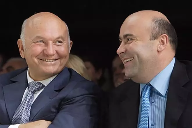 Yuri Luzhkov og Mikhail Hubutia