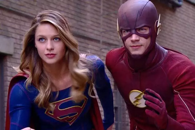 Gastin en Melissa Benoist jaan yn 'e TV-searje "Supergurl"