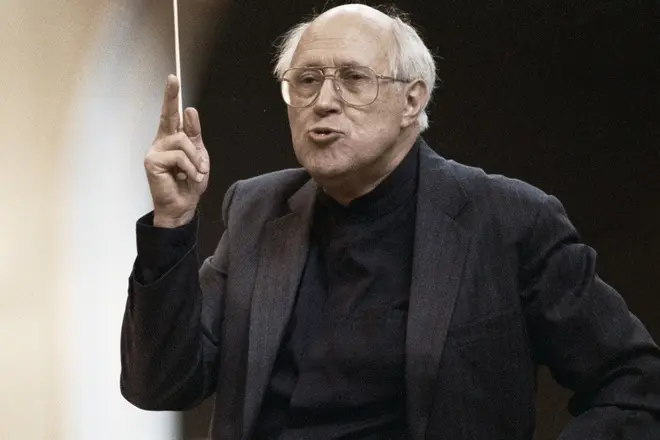 Dirigent Mstislav Rostropovich.