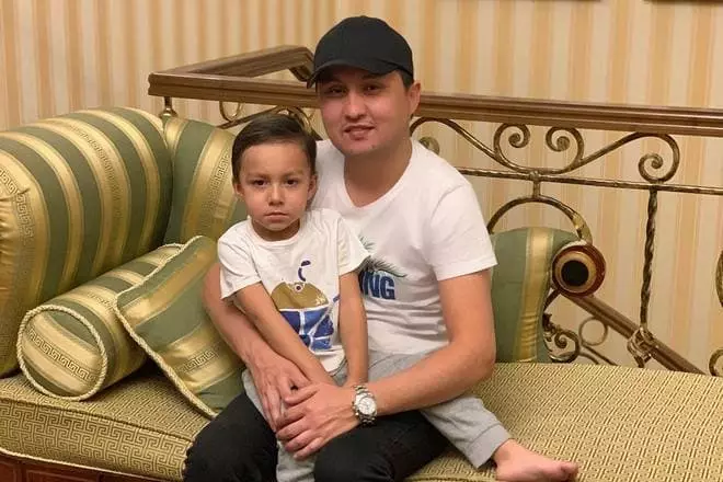 Bakhrom Nazarov e figlio