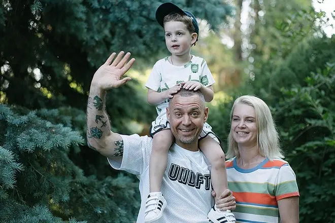 Sergey Mikhalok so svojou ženou Svetlanou a syn Makarom