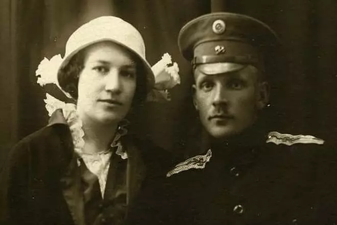 Yanka Kupala a jeho manželka Vladislav Stankevich