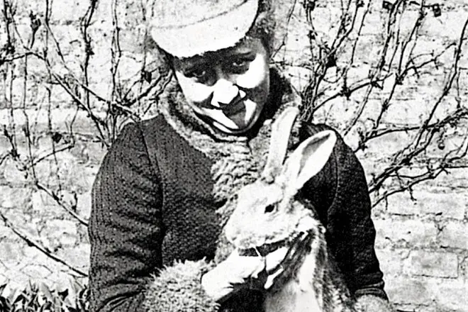 Beatrice Potter med kanin