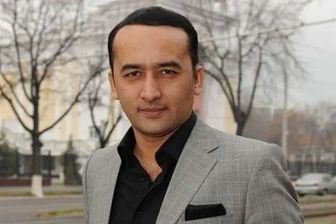 Penyanyi Anvar Sanaev.