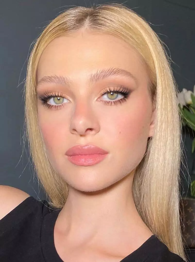 Nicola Peltz - ritratt, bijografija, ħajja personali, aħbarijiet, films 2021