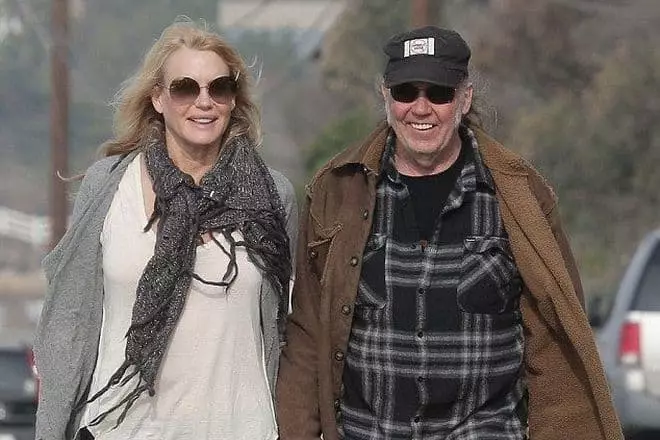 Neil jaunas ir jo žmona Daryl Hanna