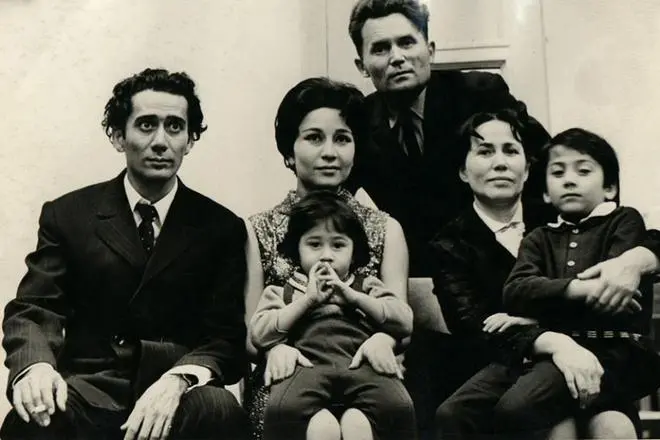 Batyr Zakirov με την οικογένεια