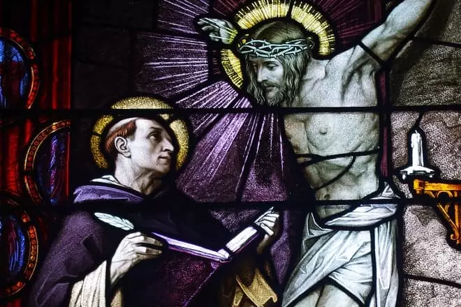 Thomas Akvinsky krungu swarane Yesus Kristus