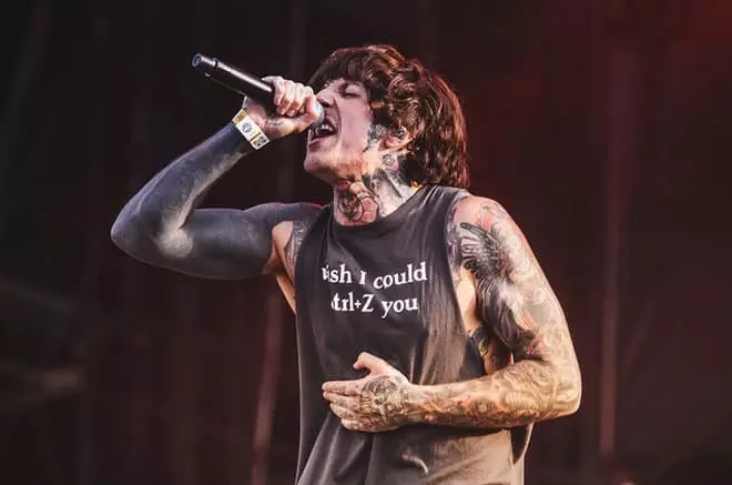 Oliver Sykes on stage
