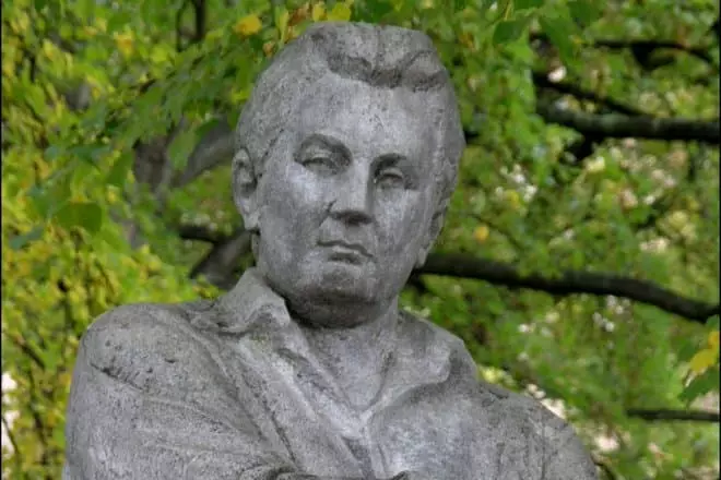 Yaroslav Gaskeu monumentua