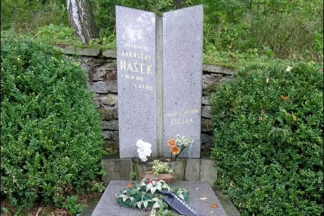 Makam Yaroslav Gashek.