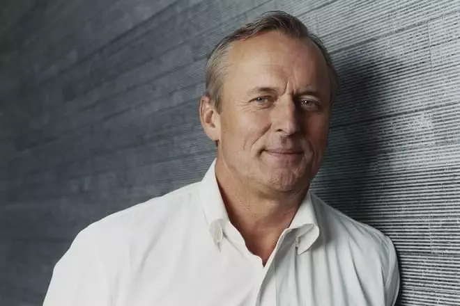 John Grisham ။