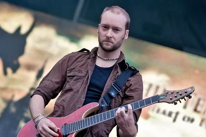 Guitarist Ryud Yoli.
