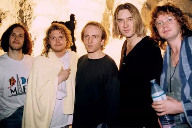 Def Leppard Group през 1995 година