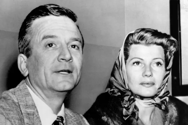 Rita Hayworth ja hänen viides aviomies James Hill