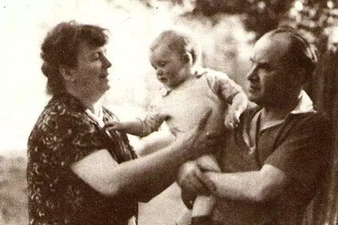 Мікалай Носаў з жонкай Таццянай і ўнукам Ігарам