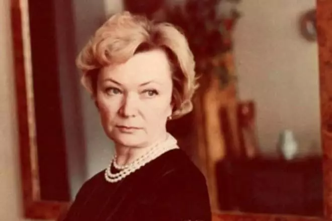 Actress Nina Menshikova