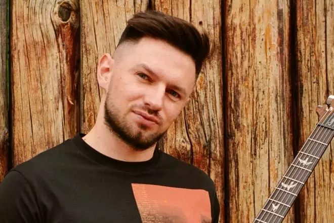 Guitarrista Orest Galitsky (Lyamur)