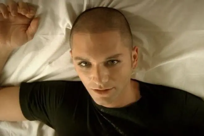 Bald Brian Molko.