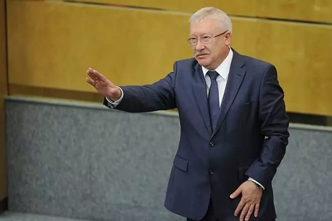 Политичар Олег Морозов