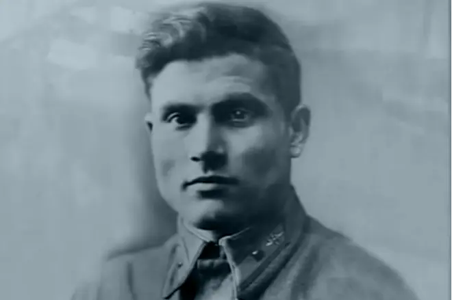 Junior Lietenente Mikhail Ninatayev all'inizio della guerra