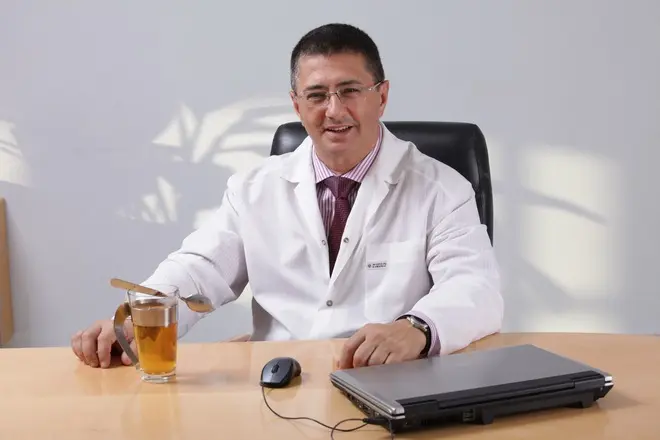 Bác sĩ Alexander Myasnikov.