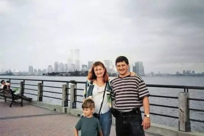 Alexander Macellai con sua moglie e figlio