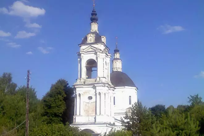 Tikhvin Tempel, deen den Nikoolay novikov begruewen huet