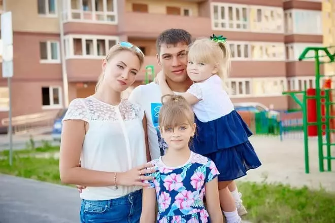 Anatoly strømmer og hans familie