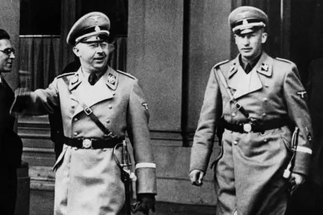 Henry HimmlerとReinhard Heydrich.