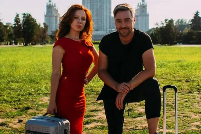 TV Sunucusu Irina Shikhman ve Andrei Sammartsev