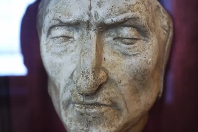 Posmrtná maska ​​Dante Aligiery