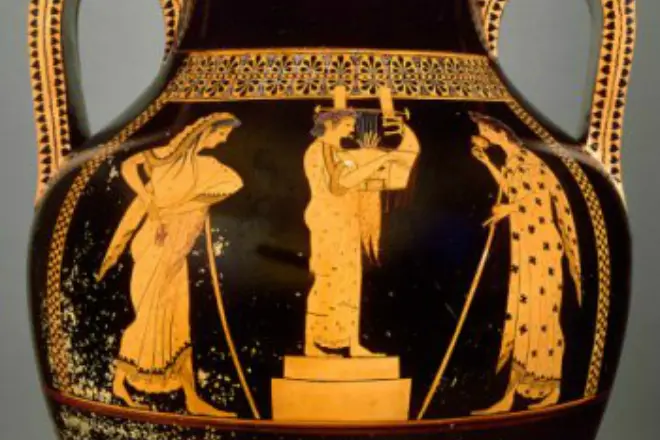 Amphora V gadsimtā ar eShil traģēdijas fragmentu